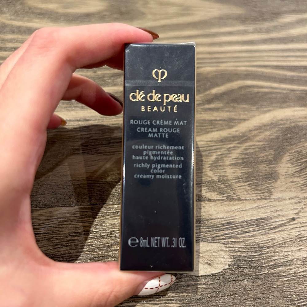 New CPB Cream Matte Lipstick - 119
8g
Clรฉ de peau beauty
